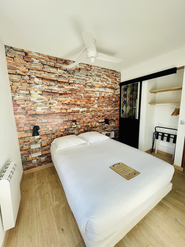 Economy Double Room photo 2