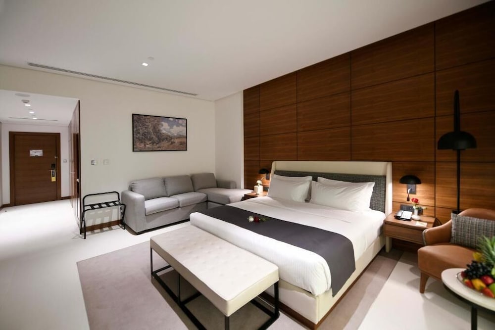 Executive Room, 1 King Bed - Photo 1