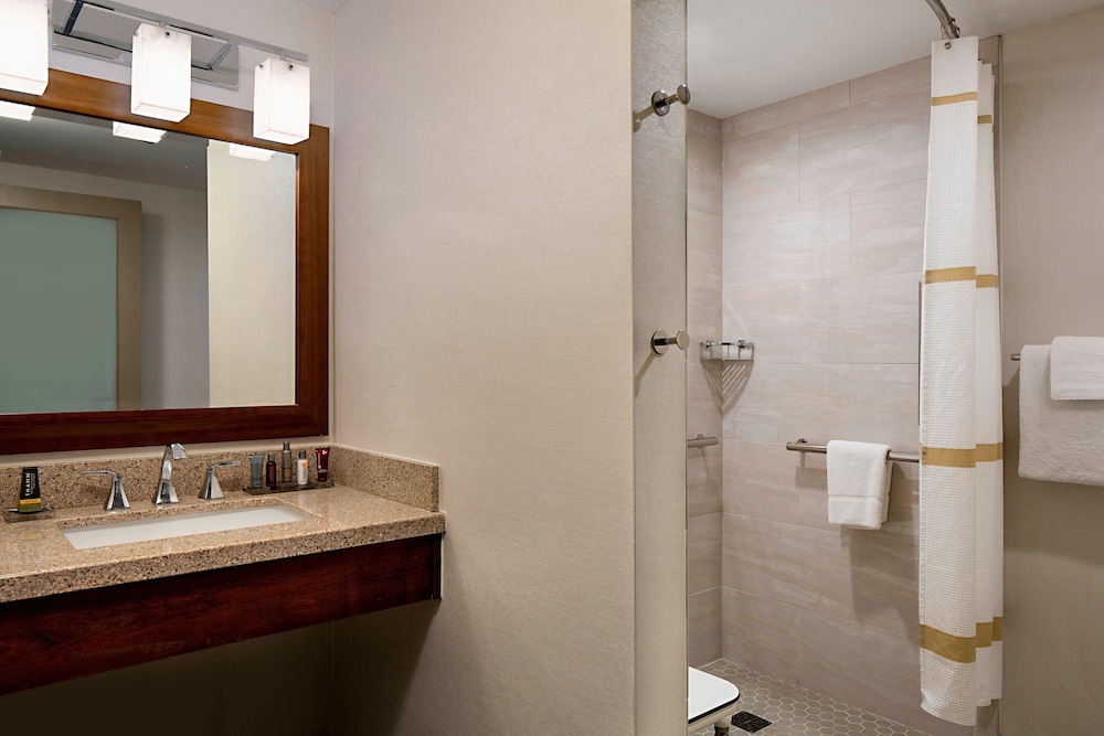 Room, 2 Double Beds (Hearing Accessible) - Photo 2
