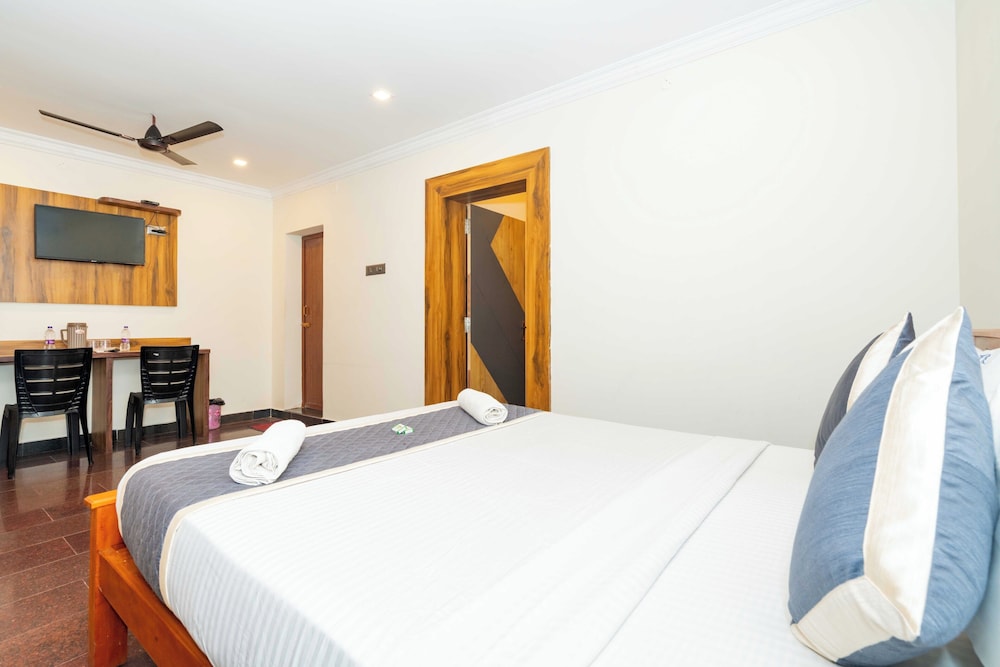 Deluxe Studio Suite, 2 Bedrooms - Photo 2