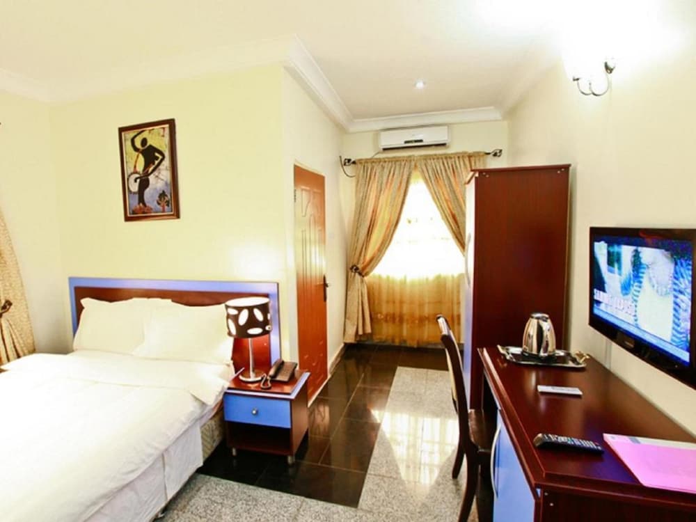 Royal Beach Room photo 1