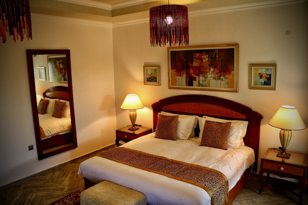 Suite with Private Pool - Photo 1