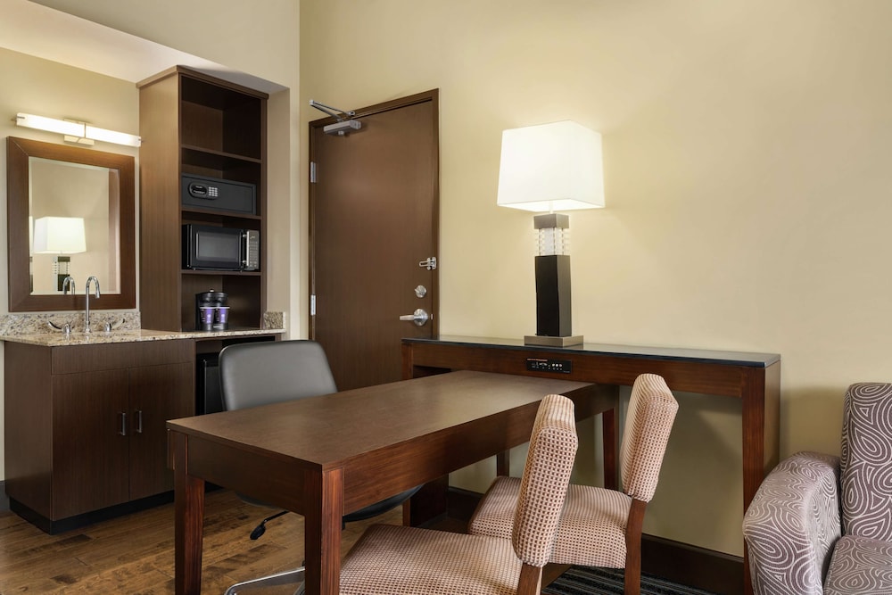 Two Room Suite, Two Queen Beds with Sofa Bed photo 2