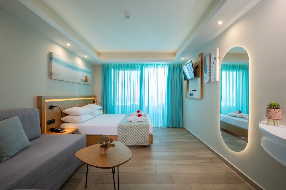 Superior Room with Land View - Photo 4