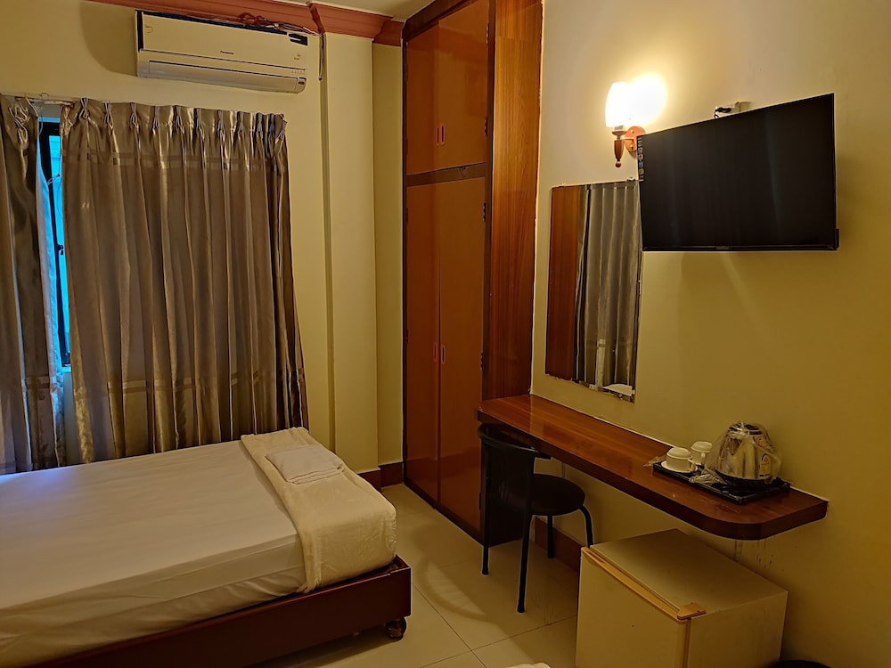 standard twin room