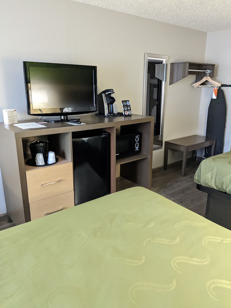 Suite, 1 King Bed with Sofa bed, Non Smoking - Photo 7