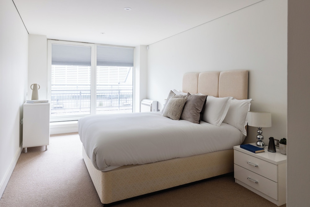 One Bedroom Apartment
