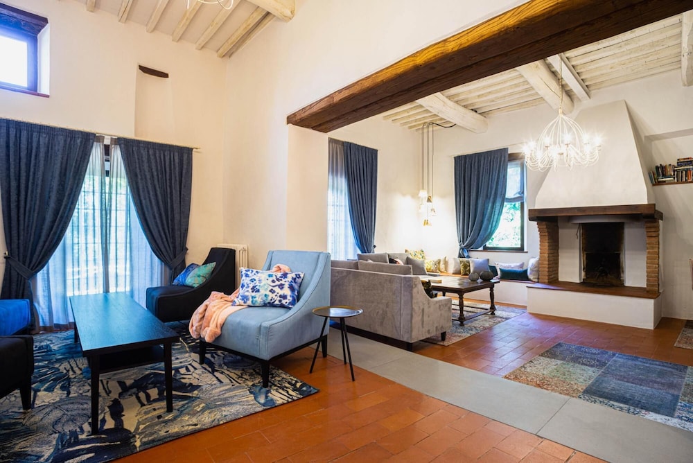Villa photo 1