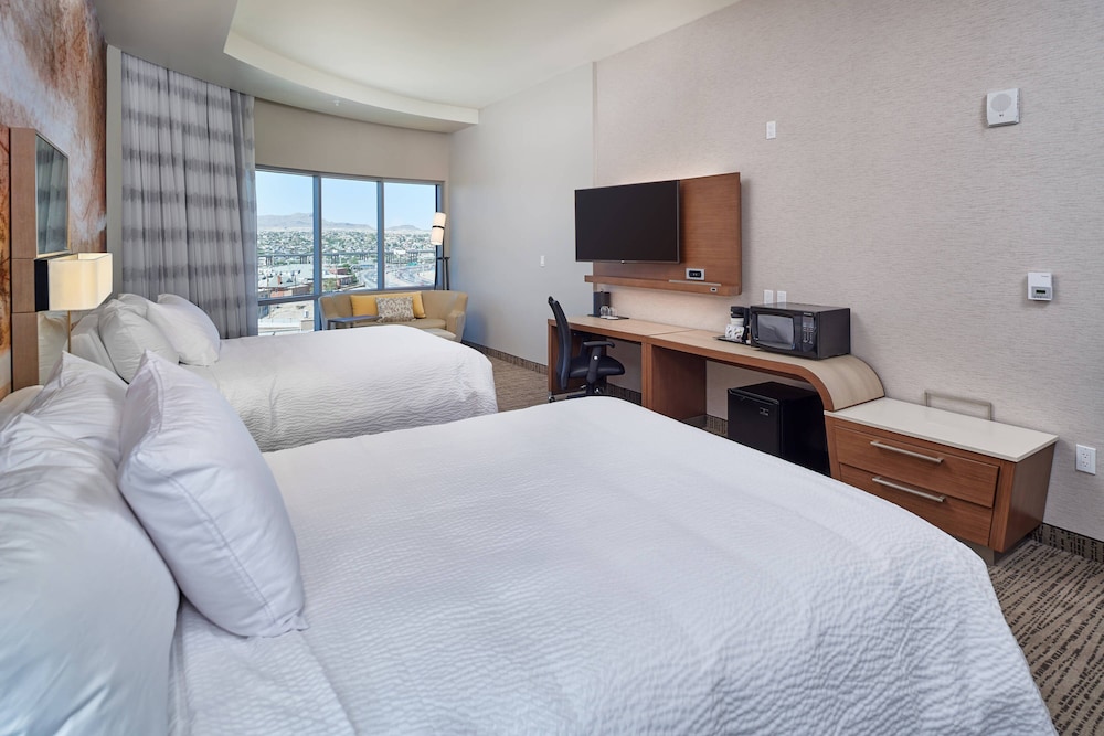 Room, 2 Queen Beds (Mobility Accessible, Tub) photo 2