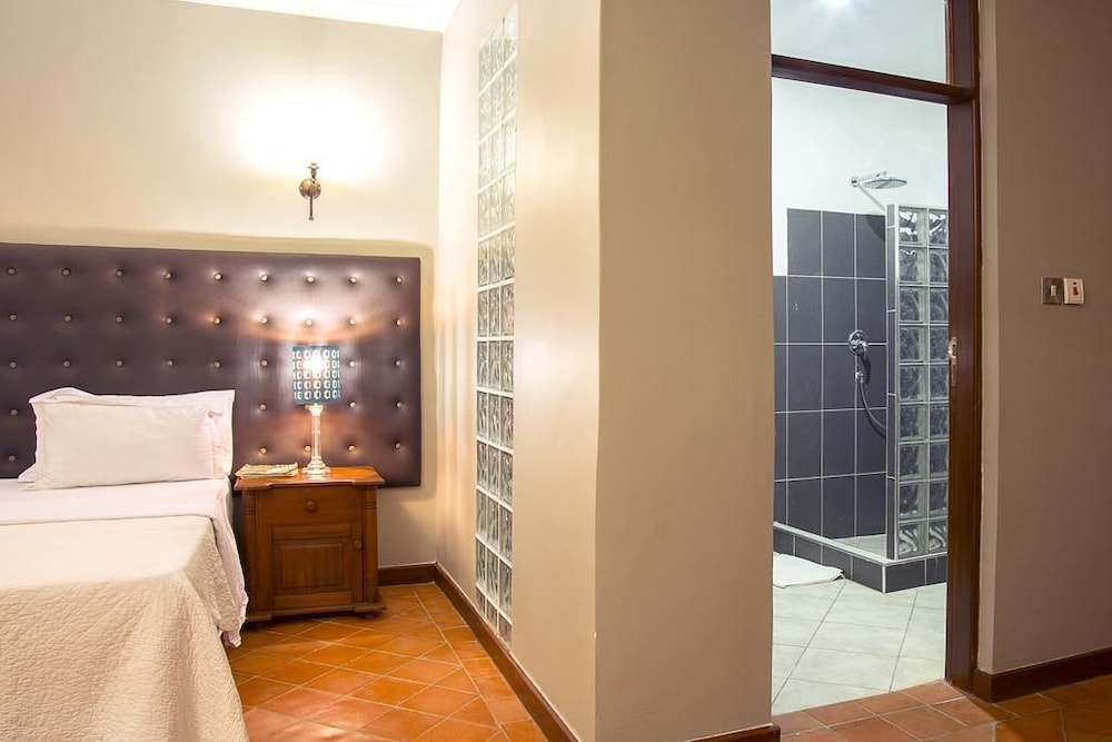 Classic Double or Twin Room, Balcony photo 3