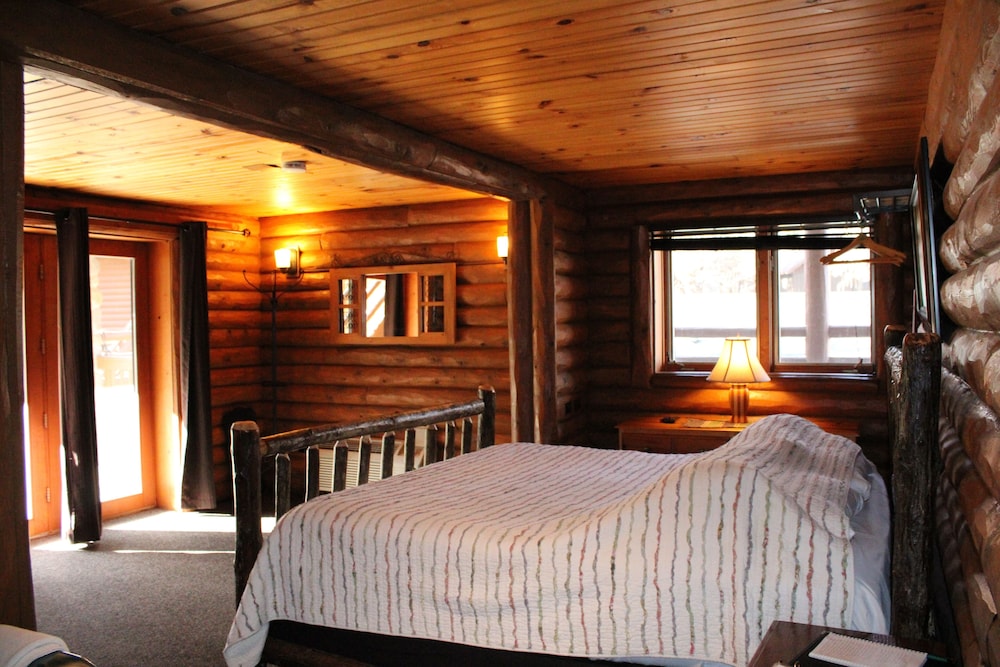Riverview Whirlpool suite (3-4 person)