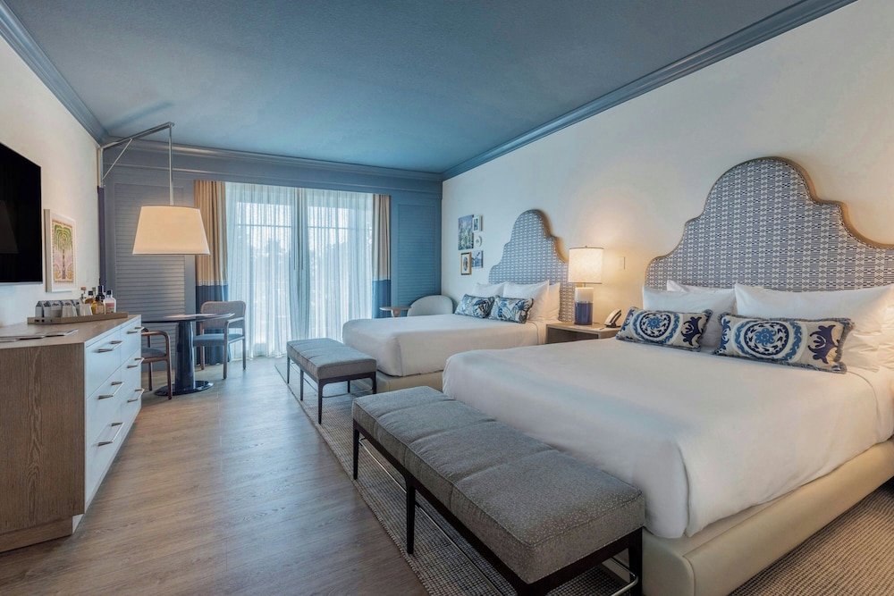 Room, 2 Queen Beds, Balcony, Pool View - Photo 3