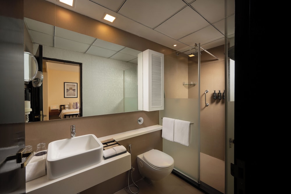 Suite, 2 Bedrooms, Balcony