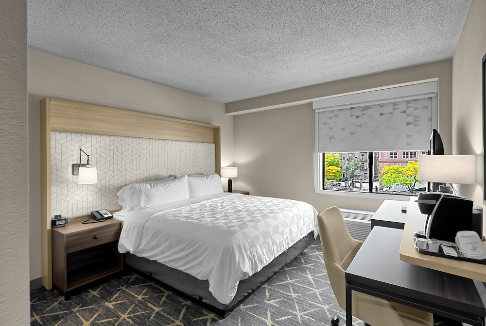 Suite, 1 King Bed, Mobility Accessible (Accessible Tub) - Photo 3