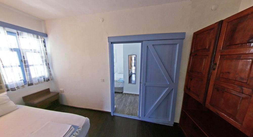 Family Room - Photo 8