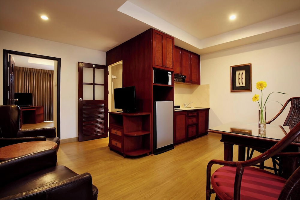 One Bedroom Terrace Suite - Photo 5