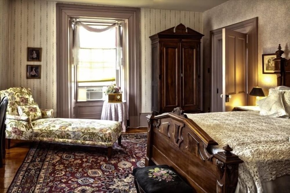 Superior Suite, 1 Queen Bed photo 2