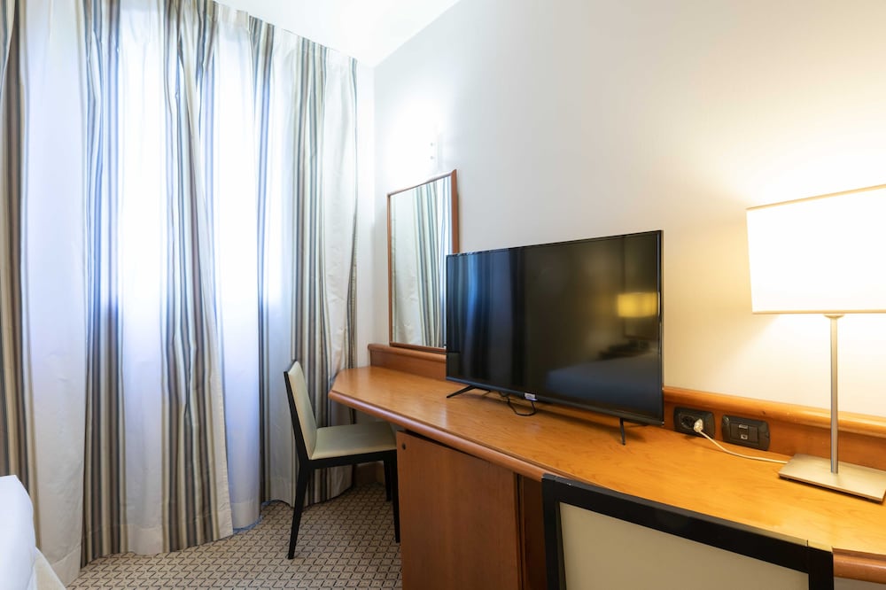 Classic Double or Twin Room - Photo 5