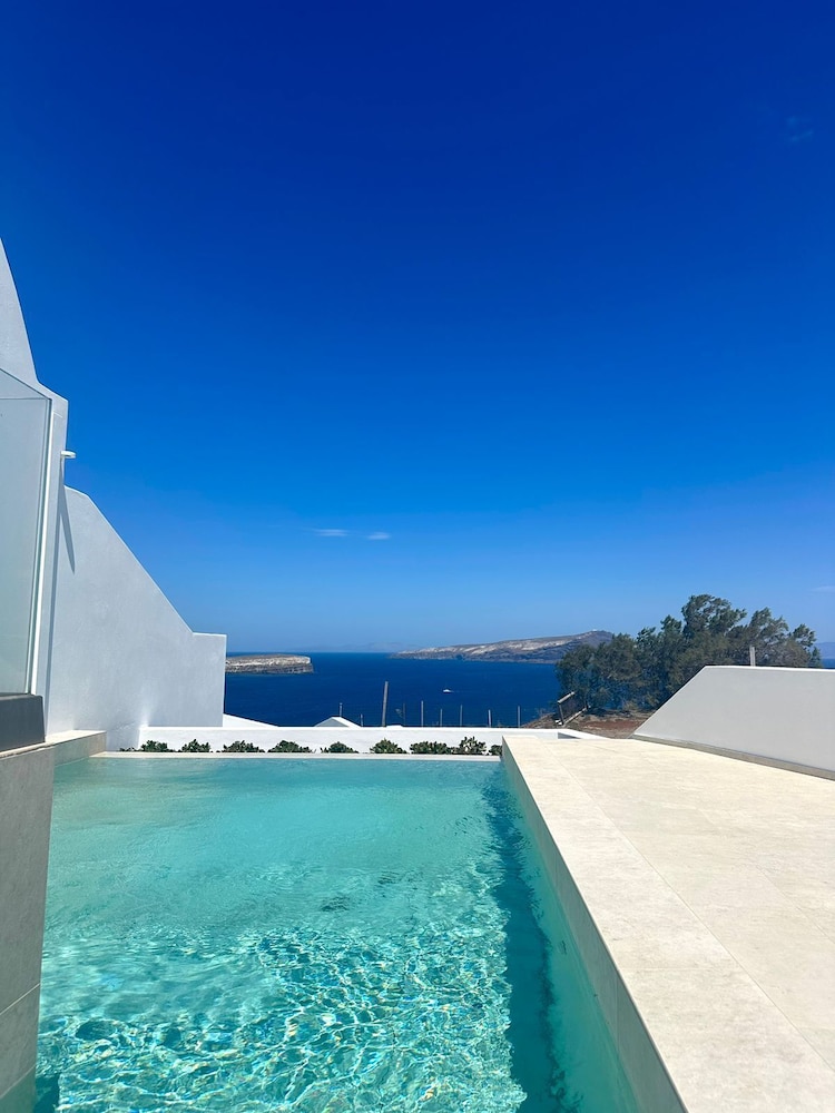 Elegant Suite with Private Infinity Pool & Heated Outdoor Jetted Tub - Caldera View - Photo 25