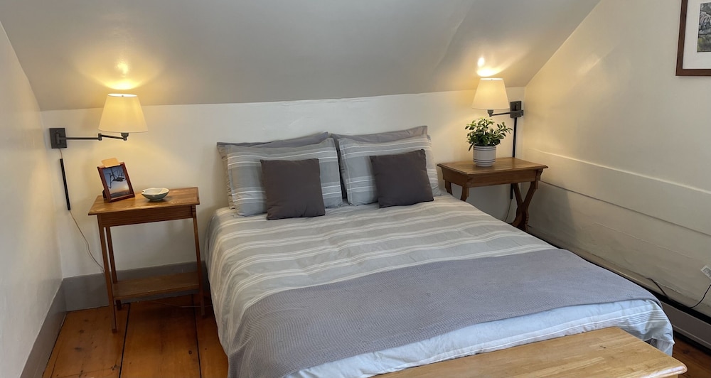 Standard Double Room, Private Bathroom (Respect)