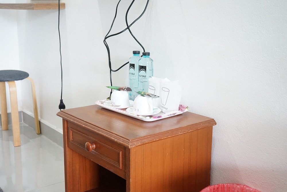Standard Twin Room - Photo 10
