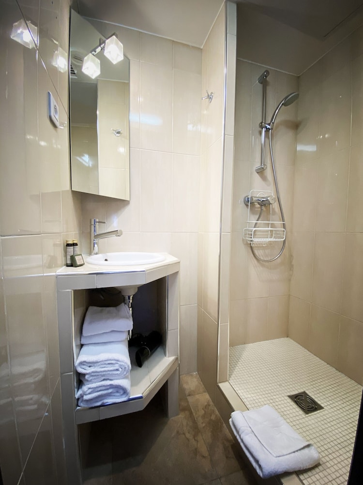 Classic Double or Twin Room, Balcony - Photo 6