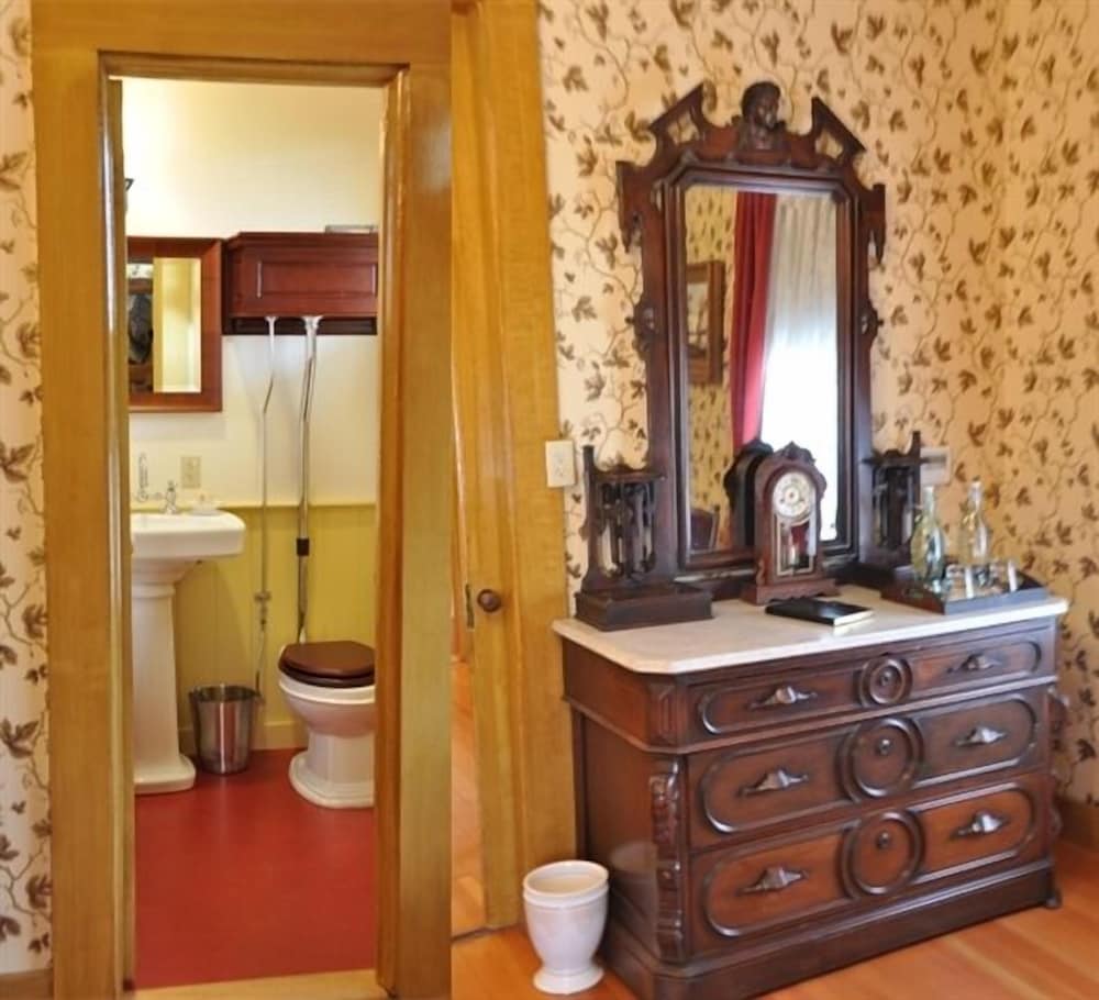 Grand Suite, 1 Bedroom, Balcony, Park View (Seeley Suite)