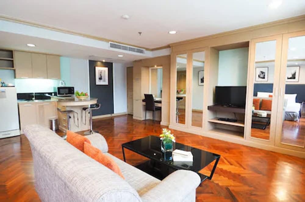 alt Junior Suite photo 2
