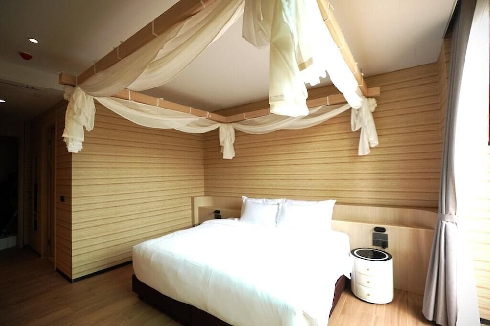 Canyon Spa 2 Bed Room