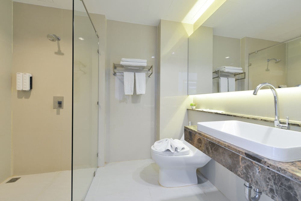 Executive Room - Photo 5
