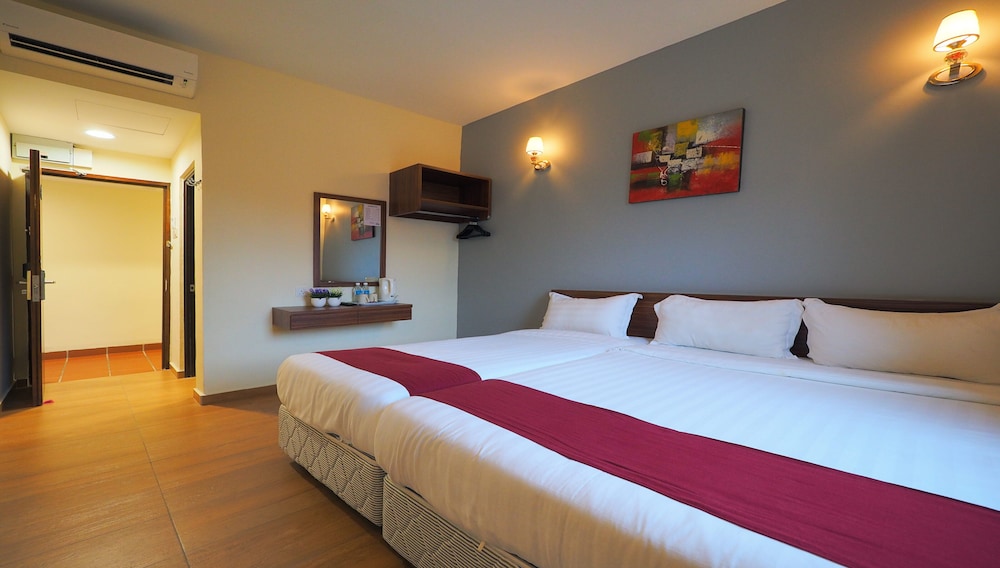 Superior Triple Room photo 2