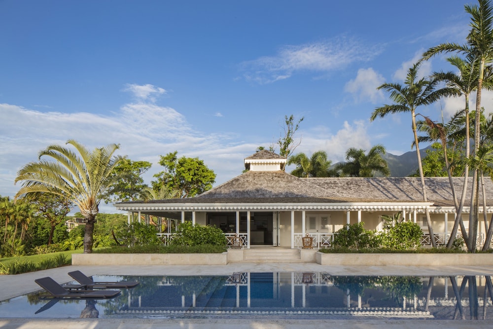 Five Bedroom Mahogany Hill Estate