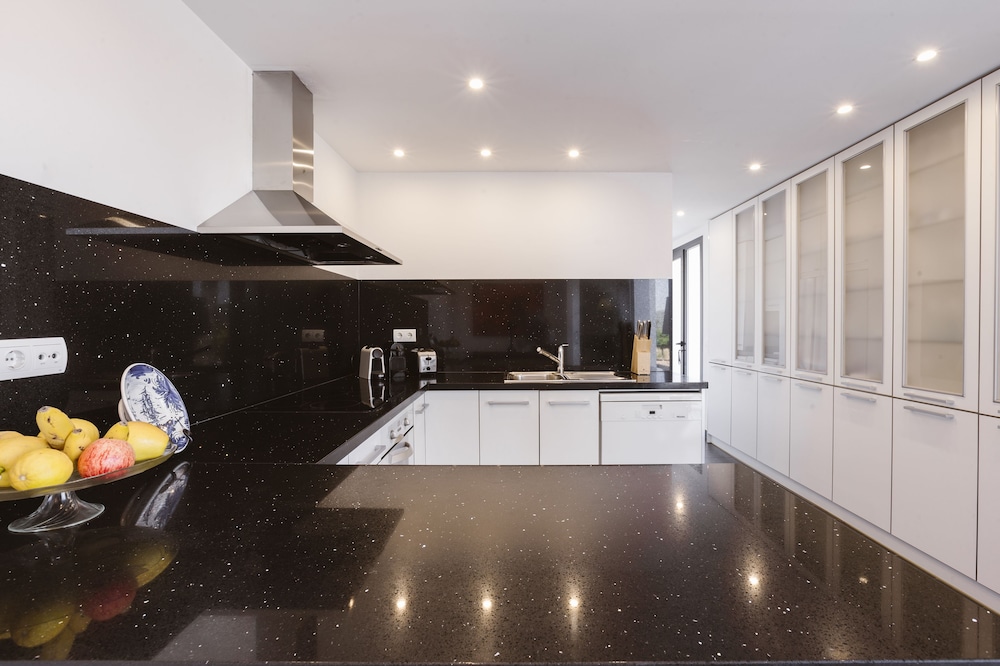 Villa, 4 Bedrooms (Villa Moderna con Piscina)
