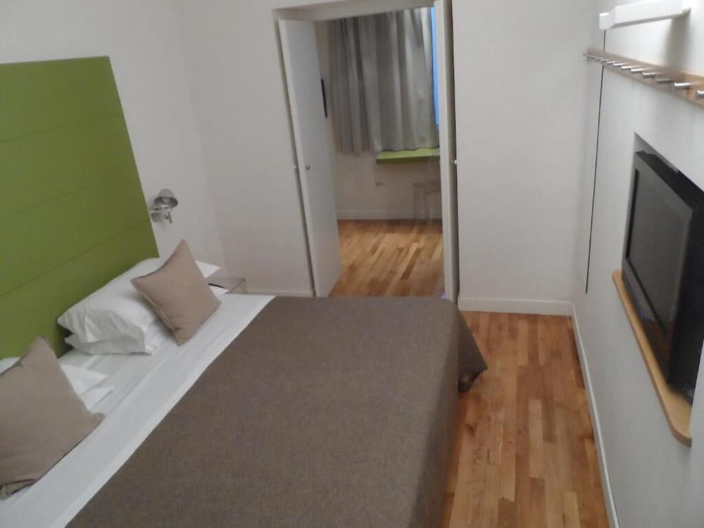 Economy Room, 1 Double or 2 Twin Beds - Photo 1
