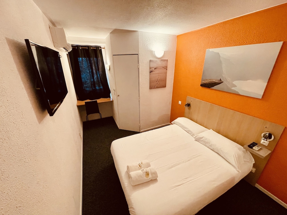 Standard Double Room - Photo 4