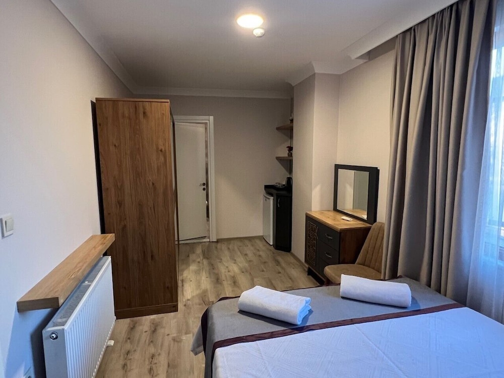 Standard Double Room, 1 Bedroom - Photo 4