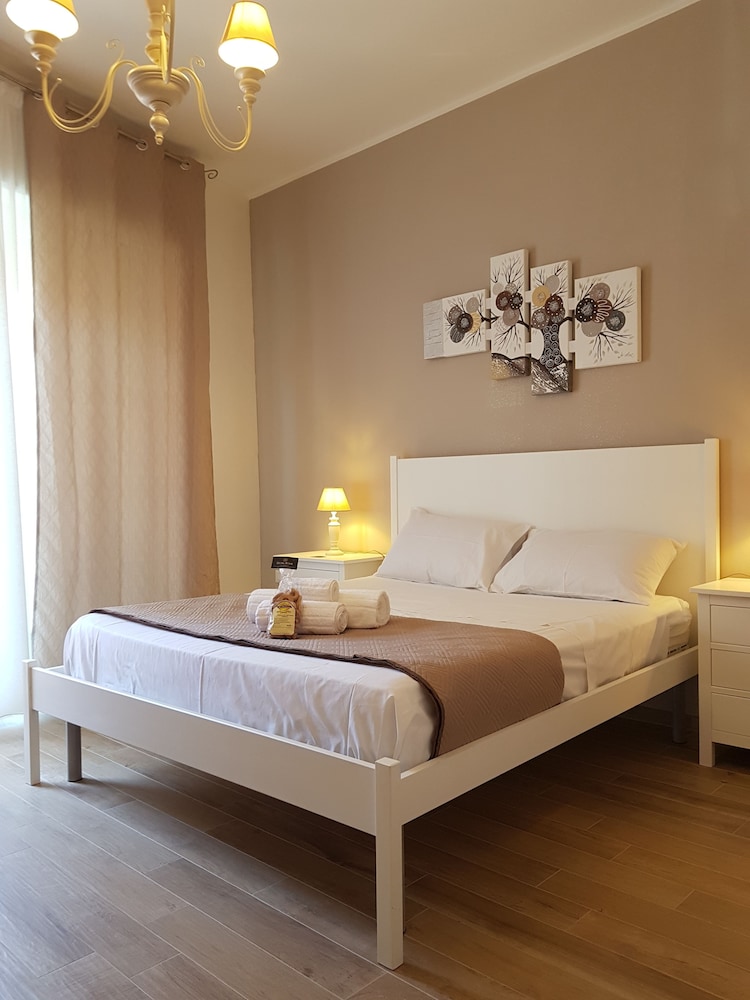 Double Room, Balcony, City View (Left side) photo 2