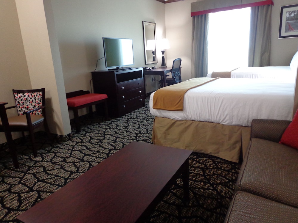Standard Room, 2 Queen Beds photo 3