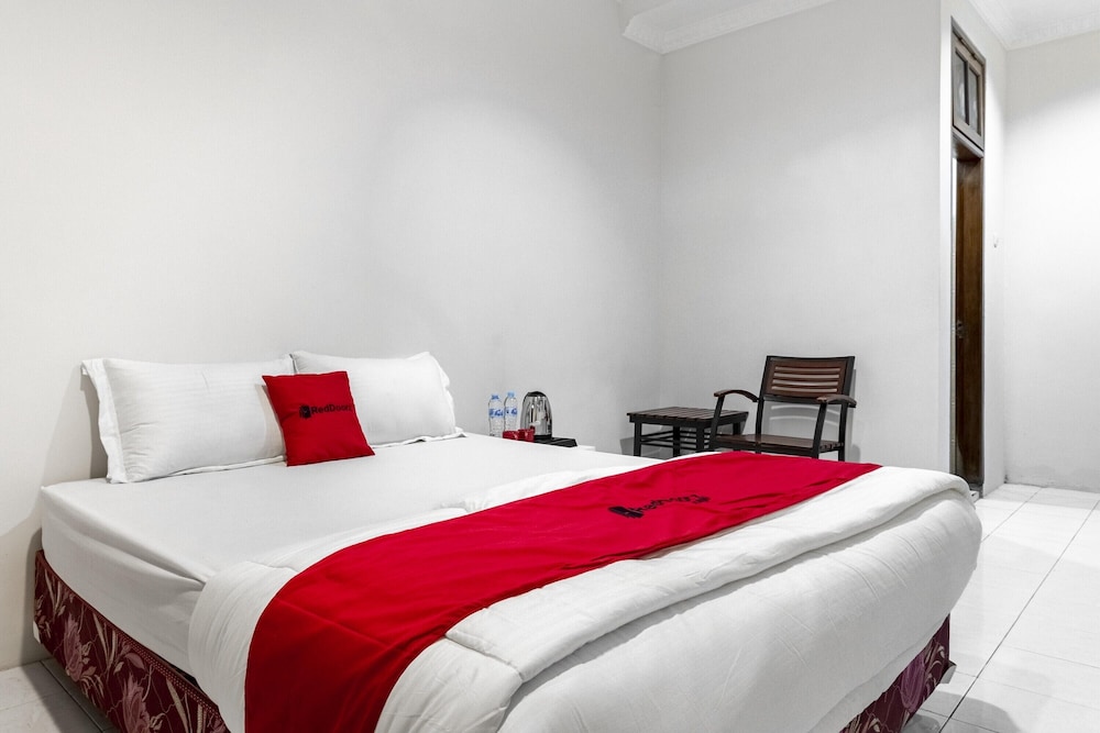 Premium Room (Reddoorz) - Photo 1