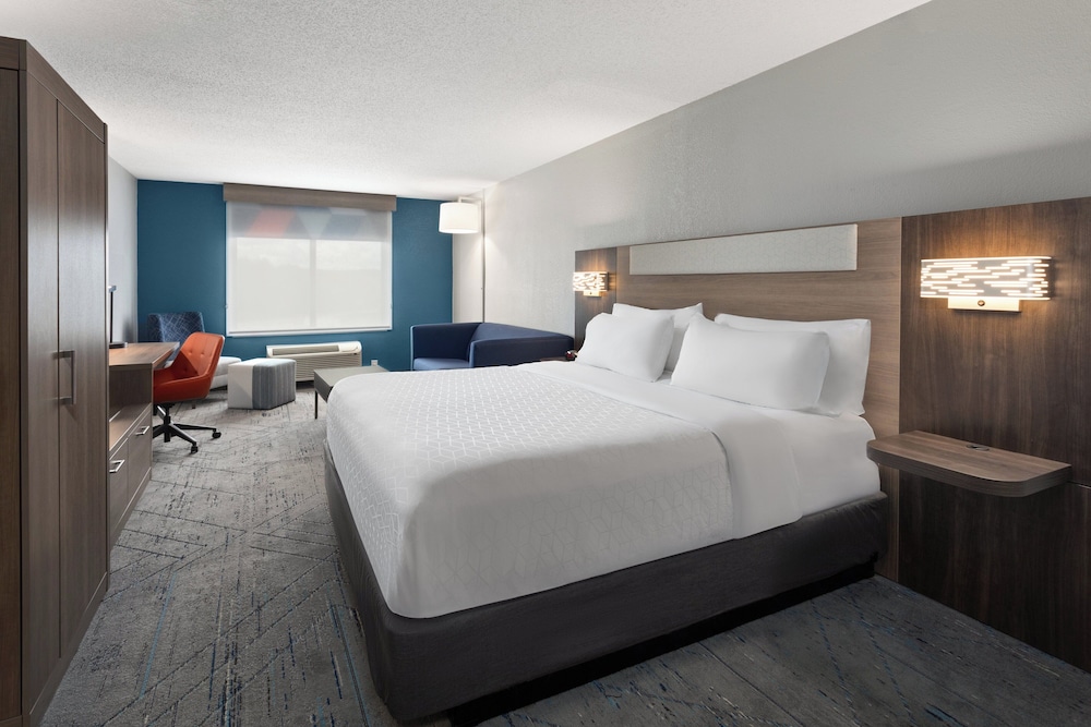 Suite, 1 King Bed with Sofa bed, Accessible (Communications, Accessible Tub) photo 1