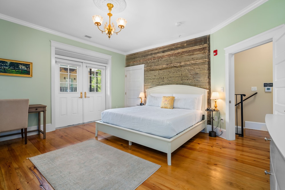 Luxury Studio Suite, 2 Bedrooms, Balcony photo 1