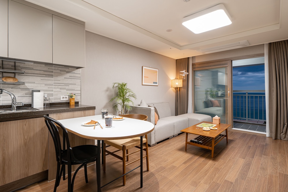 Premier Suite Ocean - Photo 16