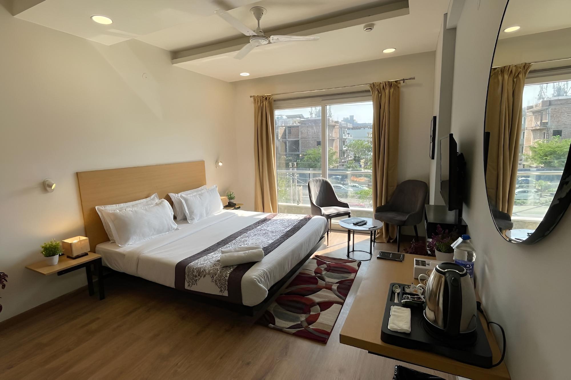 Superior Room With Balcony