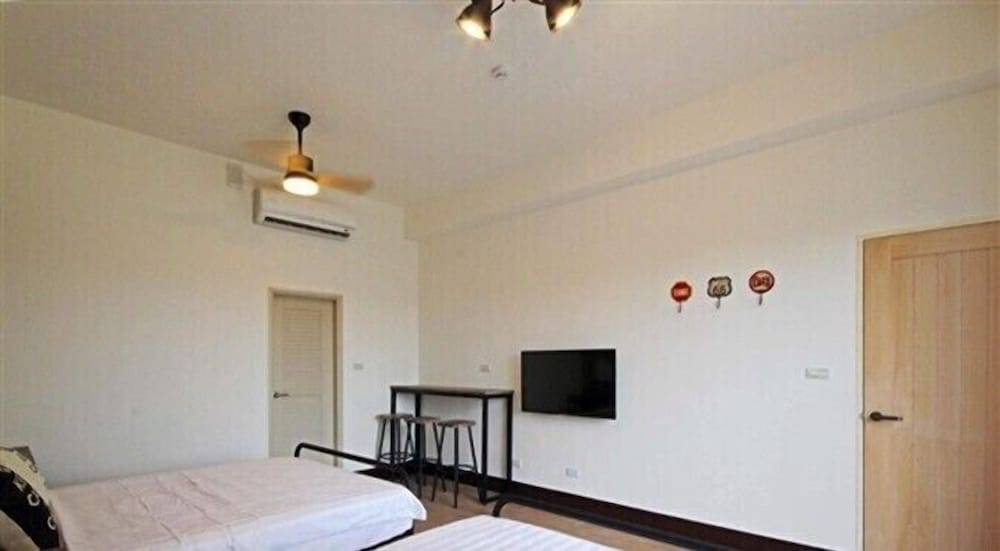 Gallery Quadruple Room, 2 Double Beds, Mountain View photo 3