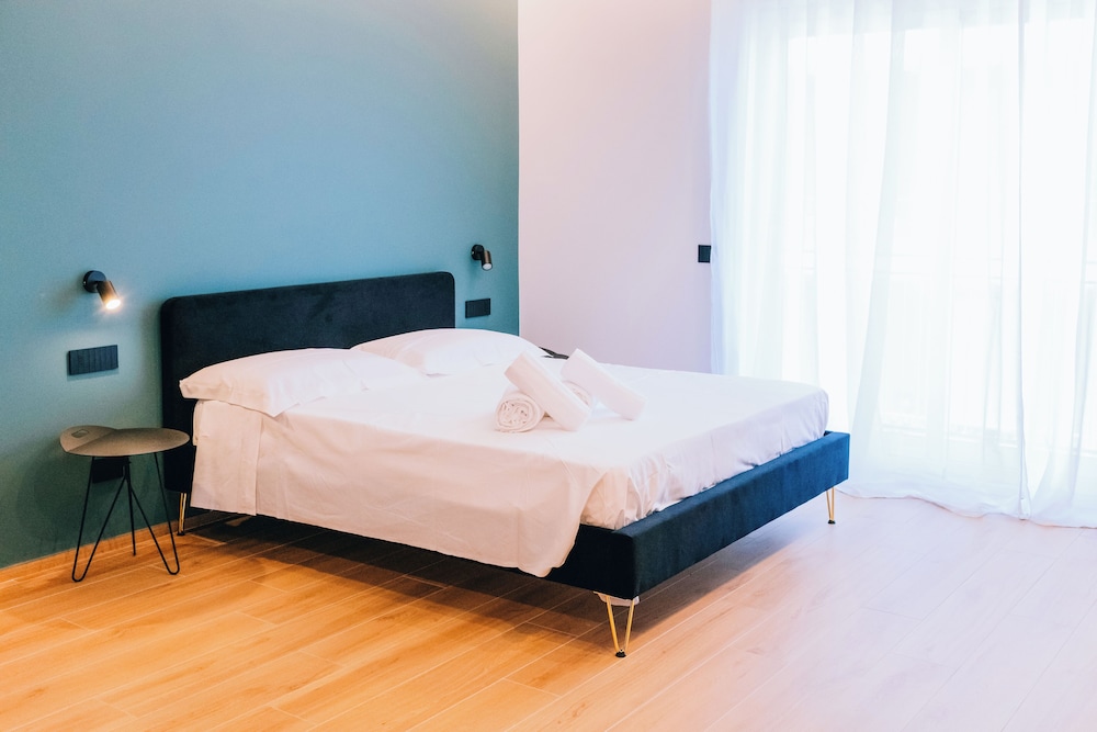 Luxury Double Room, Partial Sea View