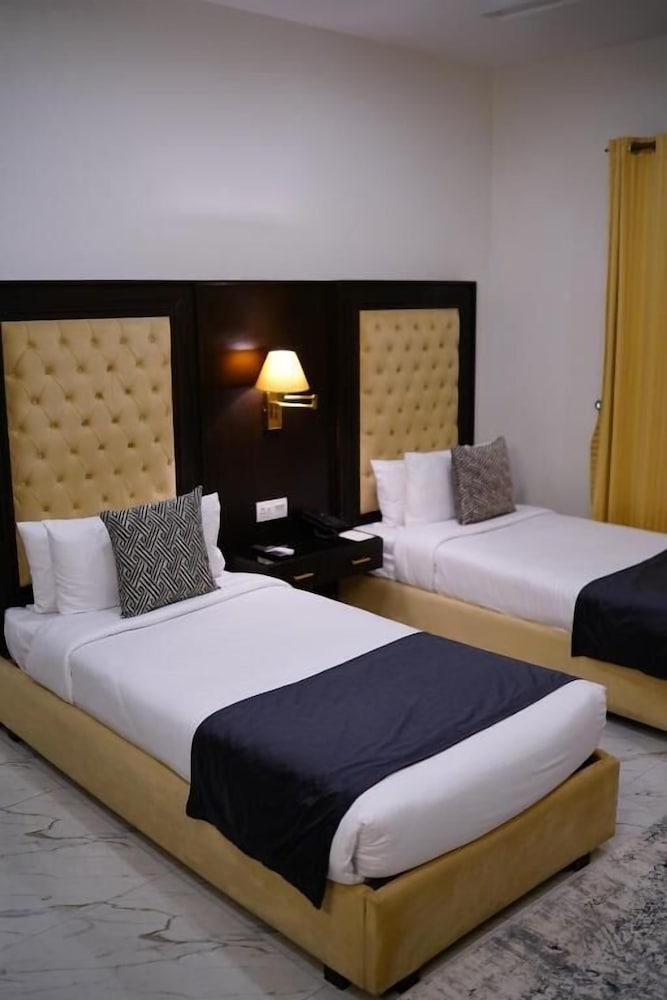 Deluxe Twin Room photo 2
