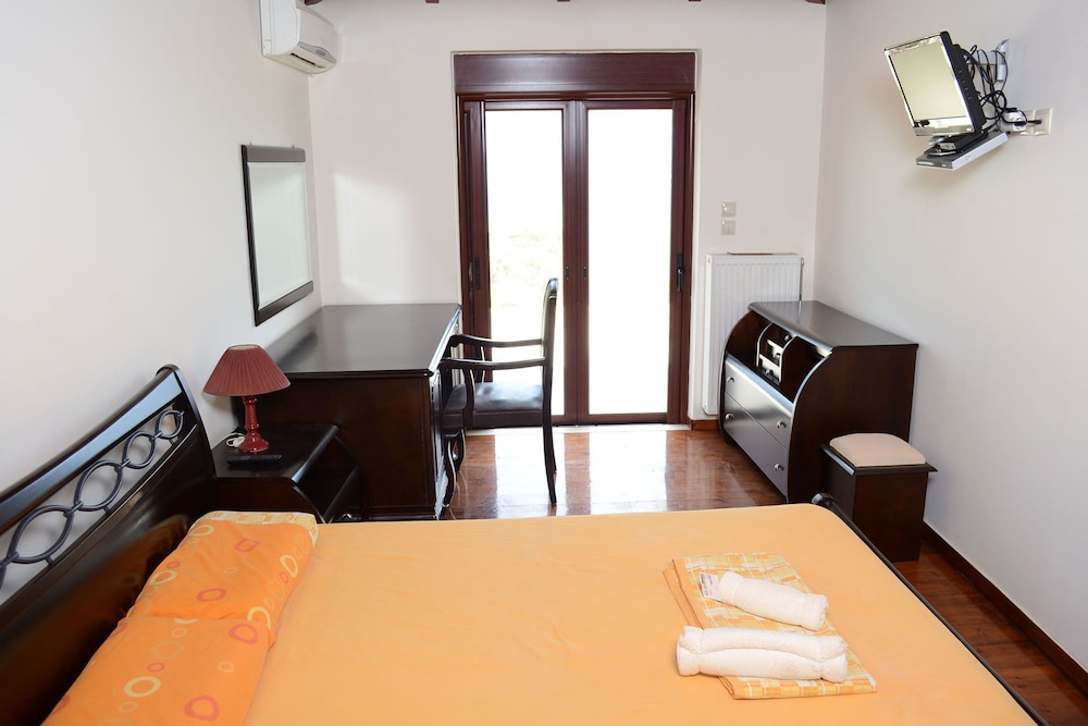 Family Villa, Multiple Beds, Sea View, Beachside photo 1