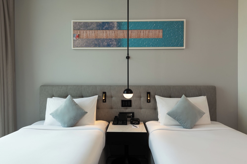 Deluxe Room, 2 Twin Beds, Sea View (Palm) thumbnail 6