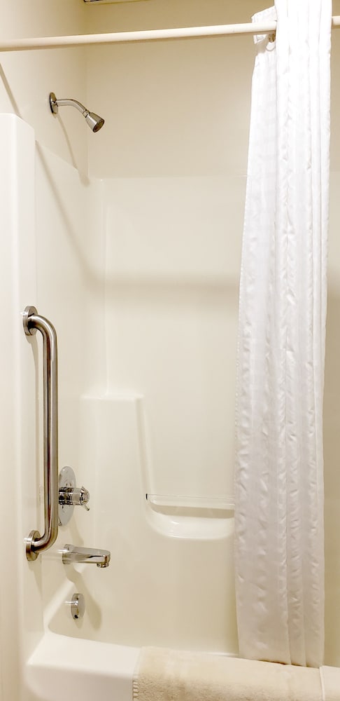 Standard Room, 2 Queen Beds, Non Smoking (Pet friendly) photo 3