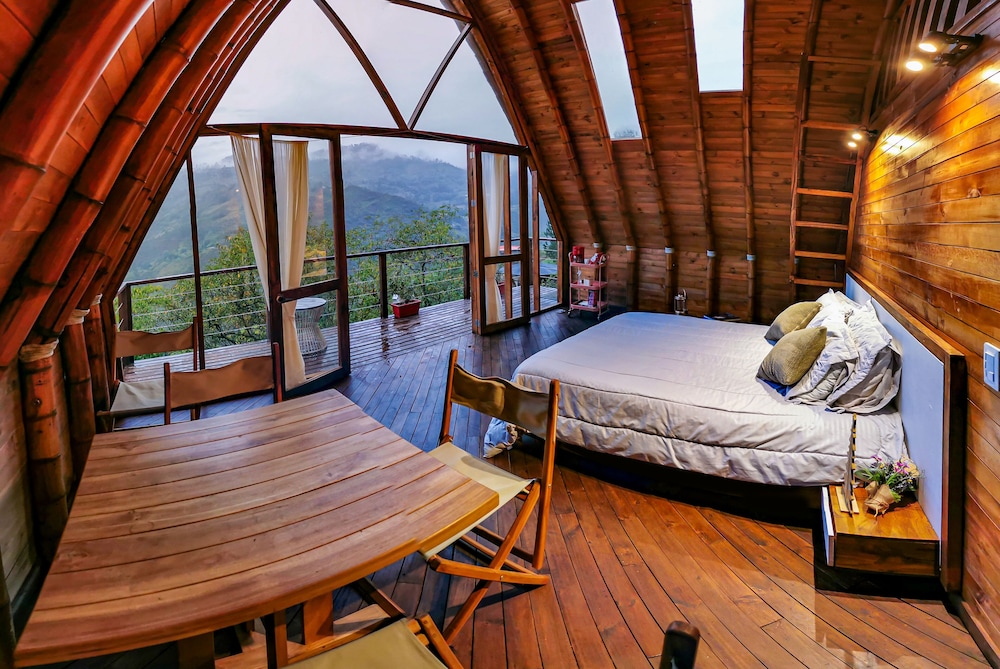 Deluxe Cabin photo 3